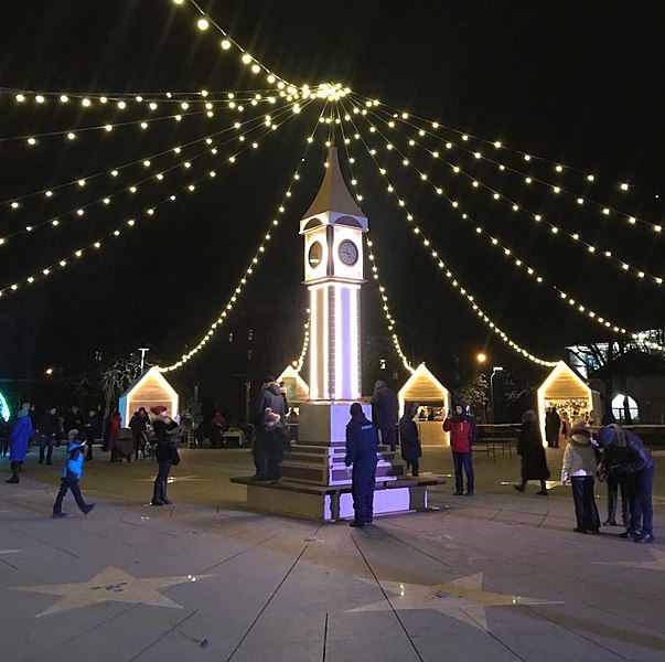 File:Mariupol Christmas Market.jpg