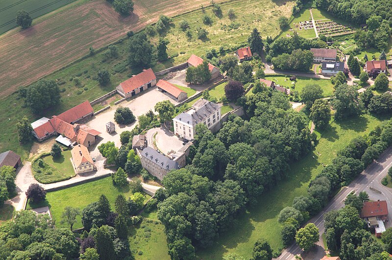 File:Marsberg-Canstein Schloss Canstein Sauerland Ost 438 pk.jpg