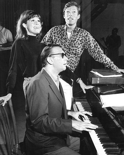 Chamberlain and Mary Tyler Moore rehearsing Breakfast at Tiffany's in the mid-1960s