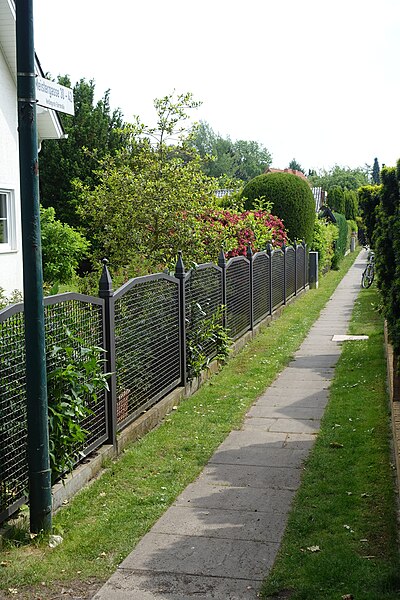 File:Meistergasse (Berlin-Heiligensee).JPG