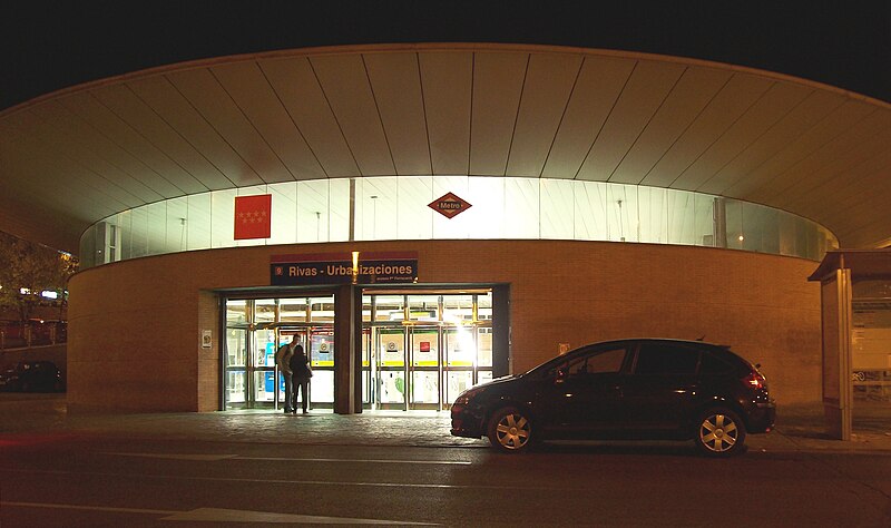 File:Metro de Madrid - Rivas-Urbanizaciones 01.jpg