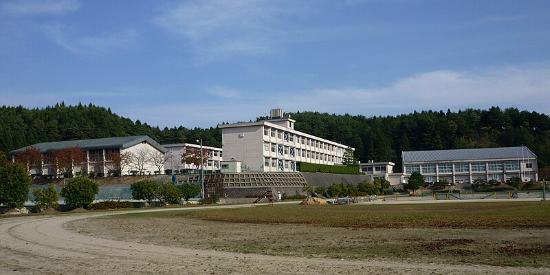 File:Midorigaoka J.H.S.JPG