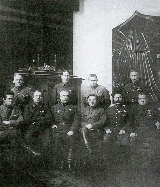 File:Miembros Revvoensoviet URSS 1927.jpg