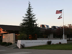 Mission San Jose High School building.jpg