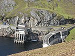 Monar Dam und Deanie Tunnel Intake Tower, Wasserkraftwerk Glen Affric