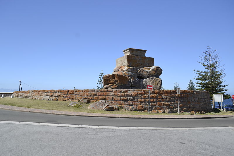 File:Mossel Bay War Memorial Cape St. Blaize Mossel Bay 025.jpg