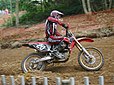 Teddy Divet sur sa Honda lors d'une épreuve de motocross le 15 août 2007 sur le Circuit du Val de Gravel à Corseul dans les Côtes d'Armor.