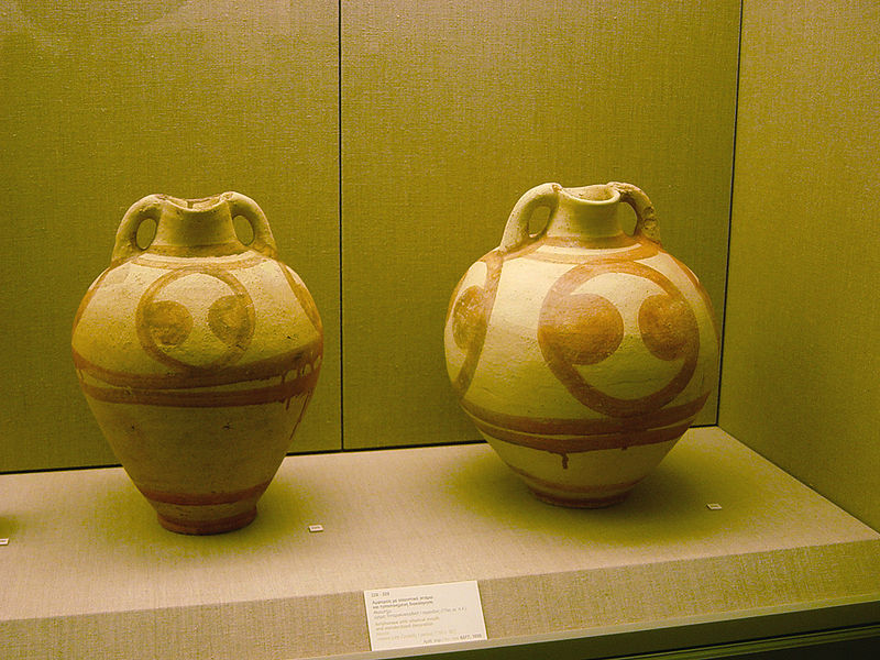 File:MuseAcrotiriItems228-229-6650ColorAdj6650.jpg