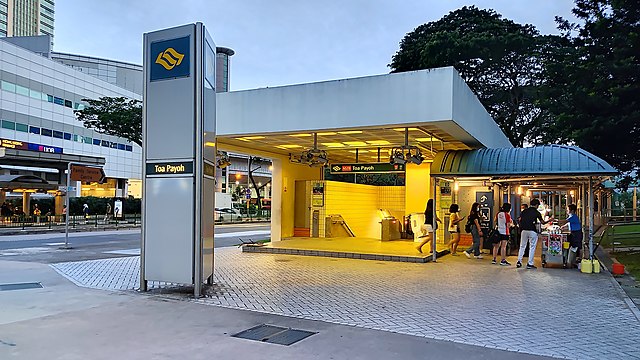 Image: NS19 Toa Payoh MRT Exit D 20220712 192031 (cropped 16 to 9)