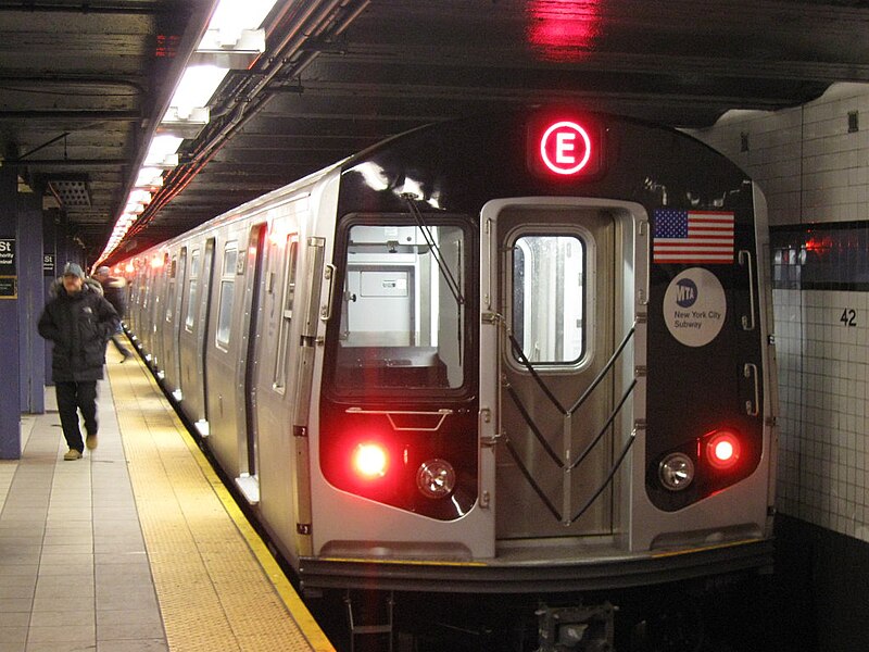 File:NYC Subway R160A 9237 on the E.jpg