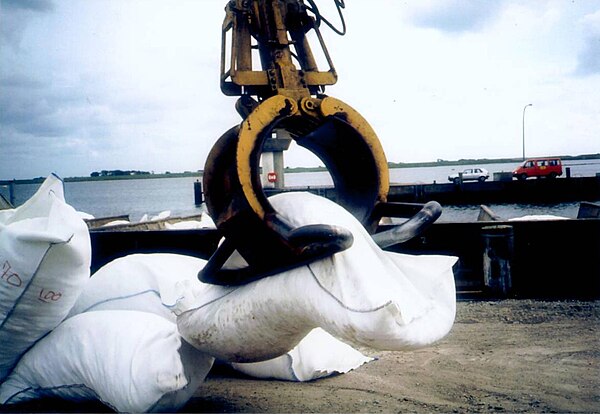 Nonwoven geotextile bags are much more robust than woven bags of the same thickness.