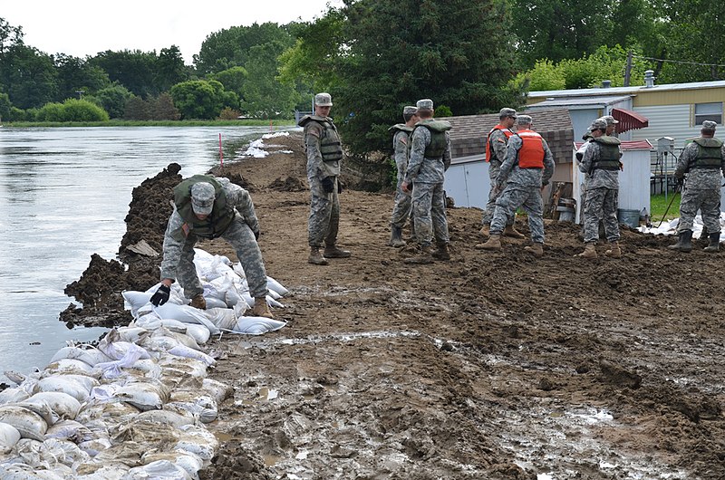 File:North Dakota National Guard places sandbags on a temporary in Minot, N.D..jpg