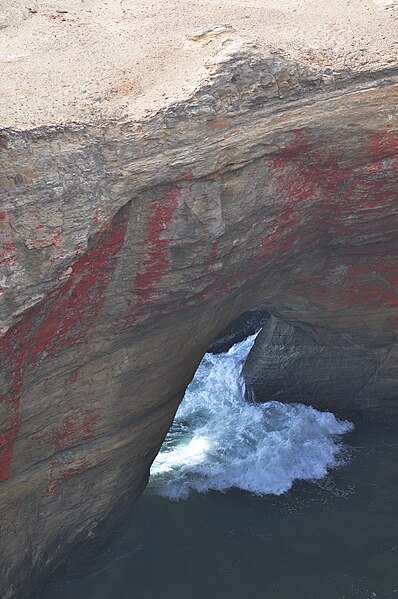 File:Otter Rock, OR - Devil's Punchbowl detail 06 (19313021083).jpg