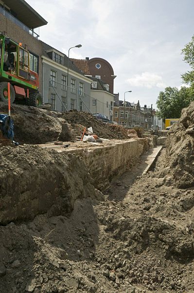 File:Overzicht van opgraving aan de St. Janssingel - 's-Hertogenbosch - 20424804 - RCE.jpg