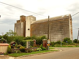 Péronville'de bir tahıl silosu