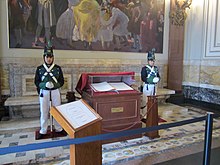 Guards guarding the Constitution. Palacio Legislativo-Guardia Militar.JPG