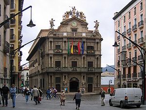 Pamplona Rathaus 2005.jpg