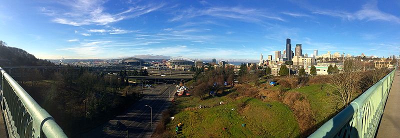 File Panorama facing west on the Jose Rizal Bridge 