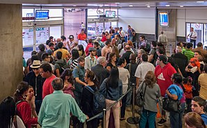 People line in Maiquetía Airport.jpg