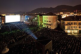 La Piazza Grande (it) lors d'une projection au festival.