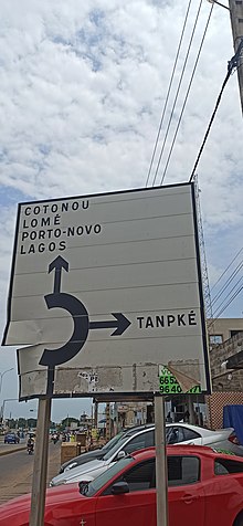 Placa de identificación del distrito de tankpè