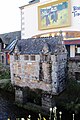 Les toilettes publiques sur l'Aven (près du pont de Pont-Aven).