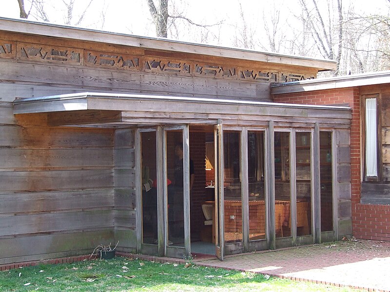 File:Pope-Leighey House Dining Room Exterior.jpg