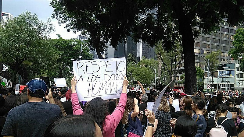 File:ProtestaEmbajadaAmericanaFamiliasUnidasNoDivididas ohs23.jpg