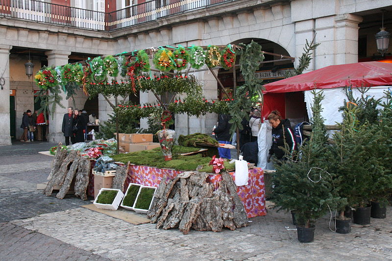 File:Puesto Navidad - Plaza Mayor.JPG