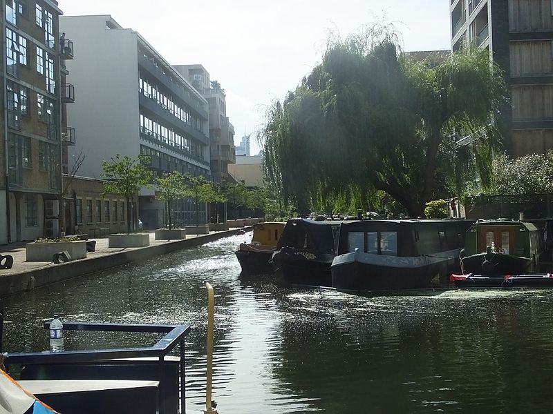 File:Regent's Canal, Hackney 3412.JPG