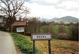 Revel içine yol