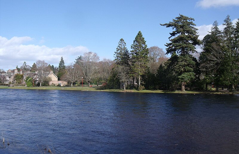 File:River Ness at Ness Islands Inverness Scotland.jpg