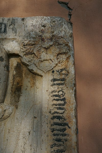 File:Rožďalovice - kostel sv. Havla, náhrobník 1.jpg