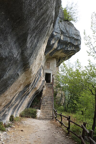 File:Roccamorice - Eremo di Santo Spirito a Majella - 2023-09-28 22-38-05 009.JPG