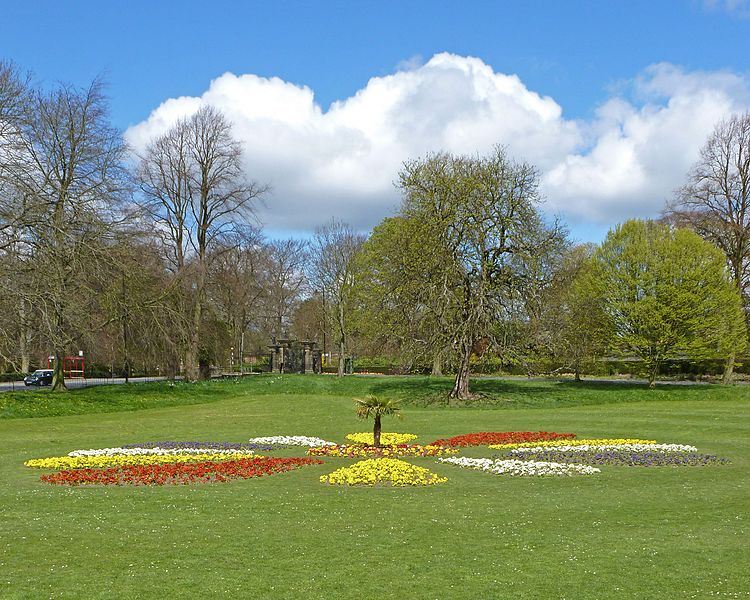 File:Roundhay Park (6935007214).jpg