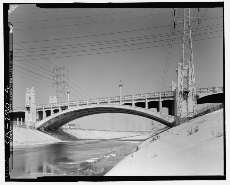 File:SOUTHSIDE OF FOURTH STREET VIADUCT OVERCROSSING OF LOS ANGELES RIVER. LOOKING NORTHWEST. - Fourth Street Viaduct, Spanning Los Angeles River, Los Angeles, Los Angeles County, CA HAER CA-280-4.tif