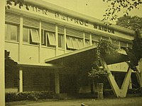 Mặt tiền tòa nhà hành chính của Viện Đại học Sài Gòn, cơ sở giáo dục đại học lớn nhất miền Nam Việt Nam thời Việt Nam Cộng hòa, hình chụp năm 1961
