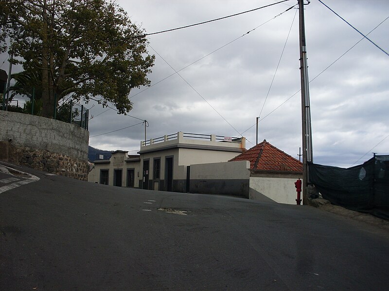 File:Santo António, Funchal - 26 Jan 2012 - SDC15546.JPG