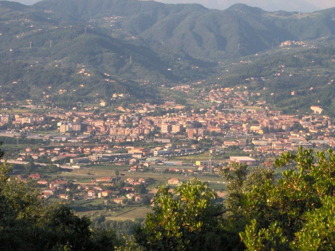 File:Sarzana - Panorama (da Monte Caprione).JPG