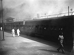 বাংলা: শিয়ালদহ স্টেশন, ১৯৪৪ English: Sealdah station, 1944