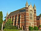 کالج Selwyn Cambridge Chapel Exterior.jpg