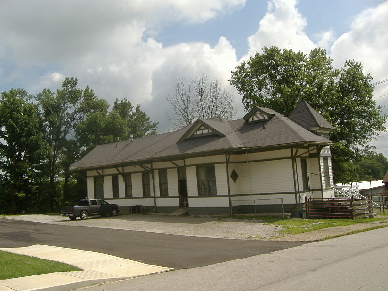 File:Shelbyville L&N Railroad Depot 2.JPG