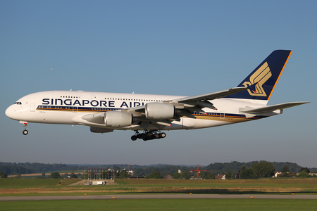 Fail:Singapore_Airlines_A380-800_9V-SKJ_ZRH_2010-7-20.png