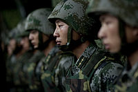 Militares do exército chinês.