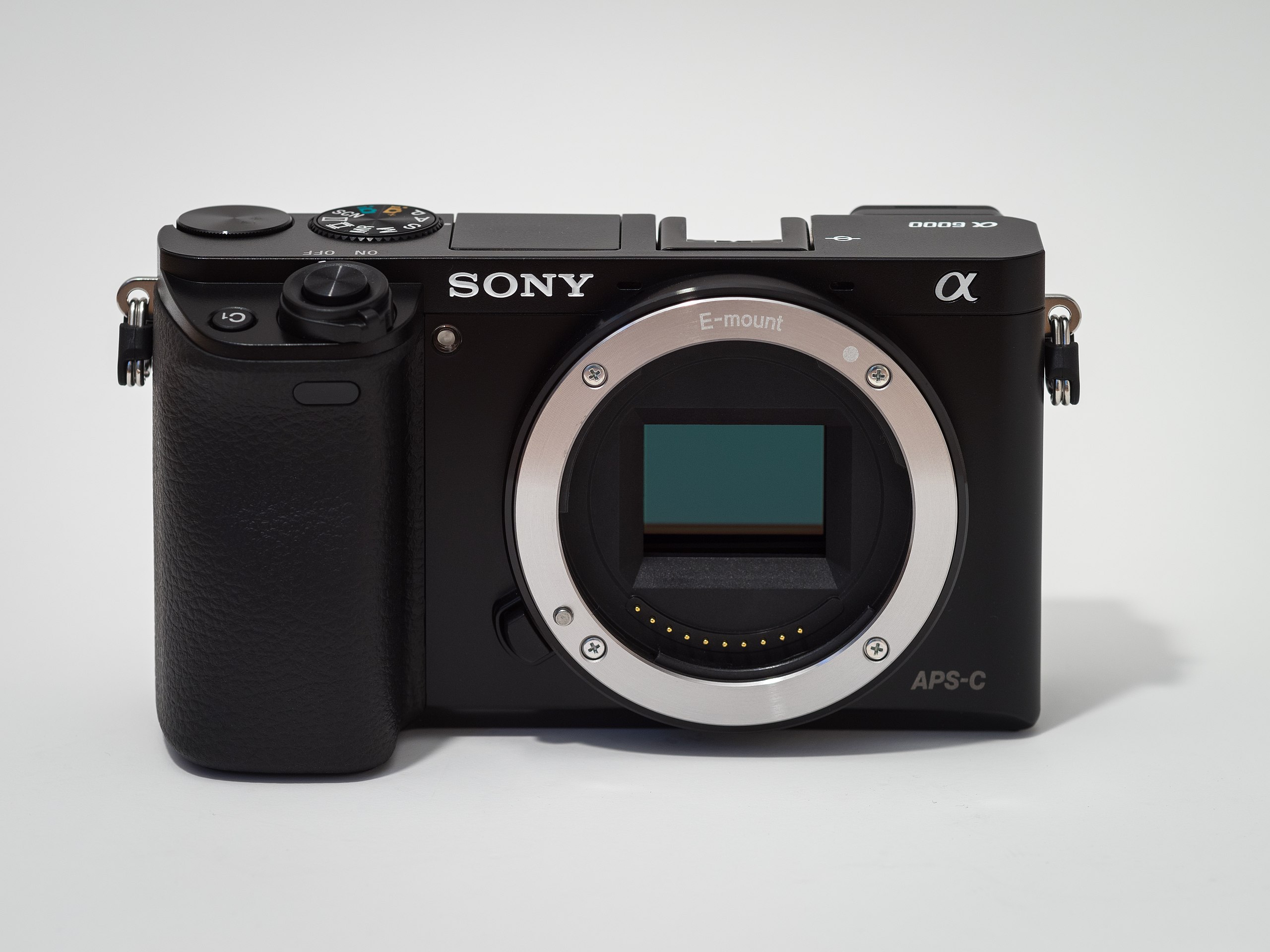 File:Sony Alpha ILCE-6000 APS-C-frame camera no body cap.jpeg