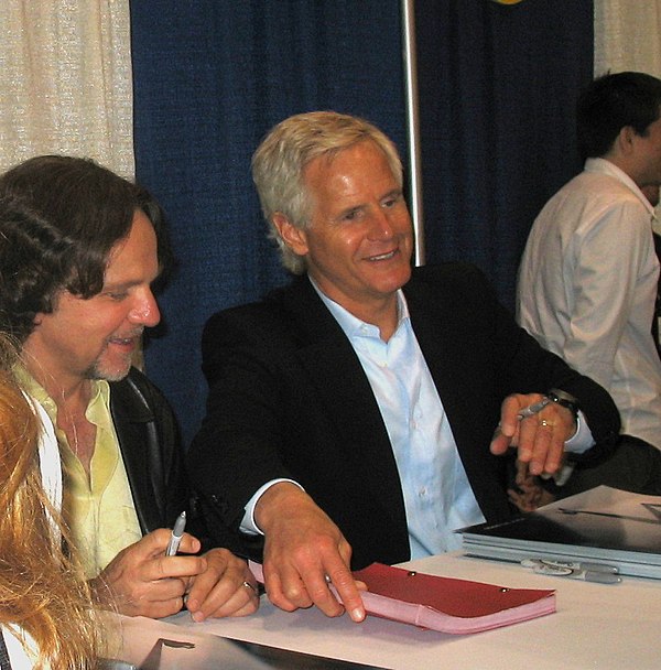 Spotnitz (left) and Carter (right), the main writers for the show's mythology episodes.