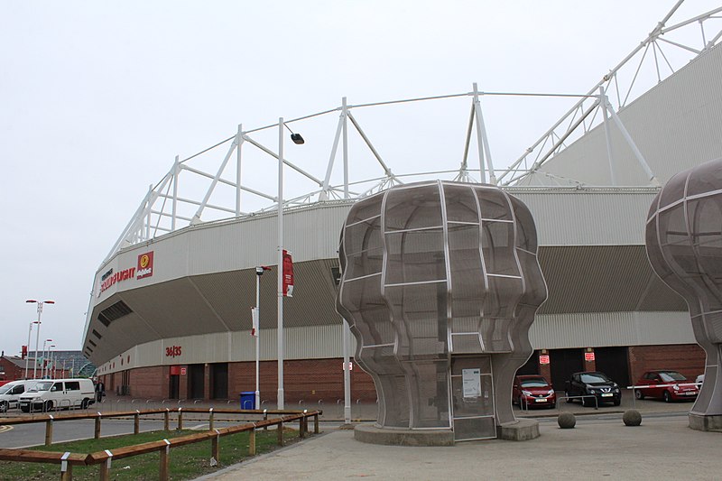 File:Stadium Light Sunderland 12.jpg