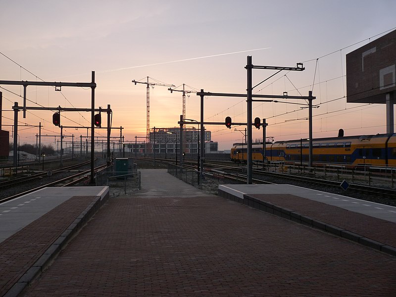 File:Station Breda 2017 4.jpg