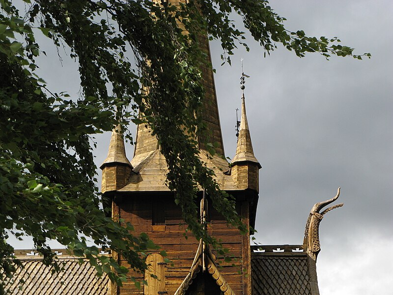 File:Stavkirke and wind - panoramio.jpg