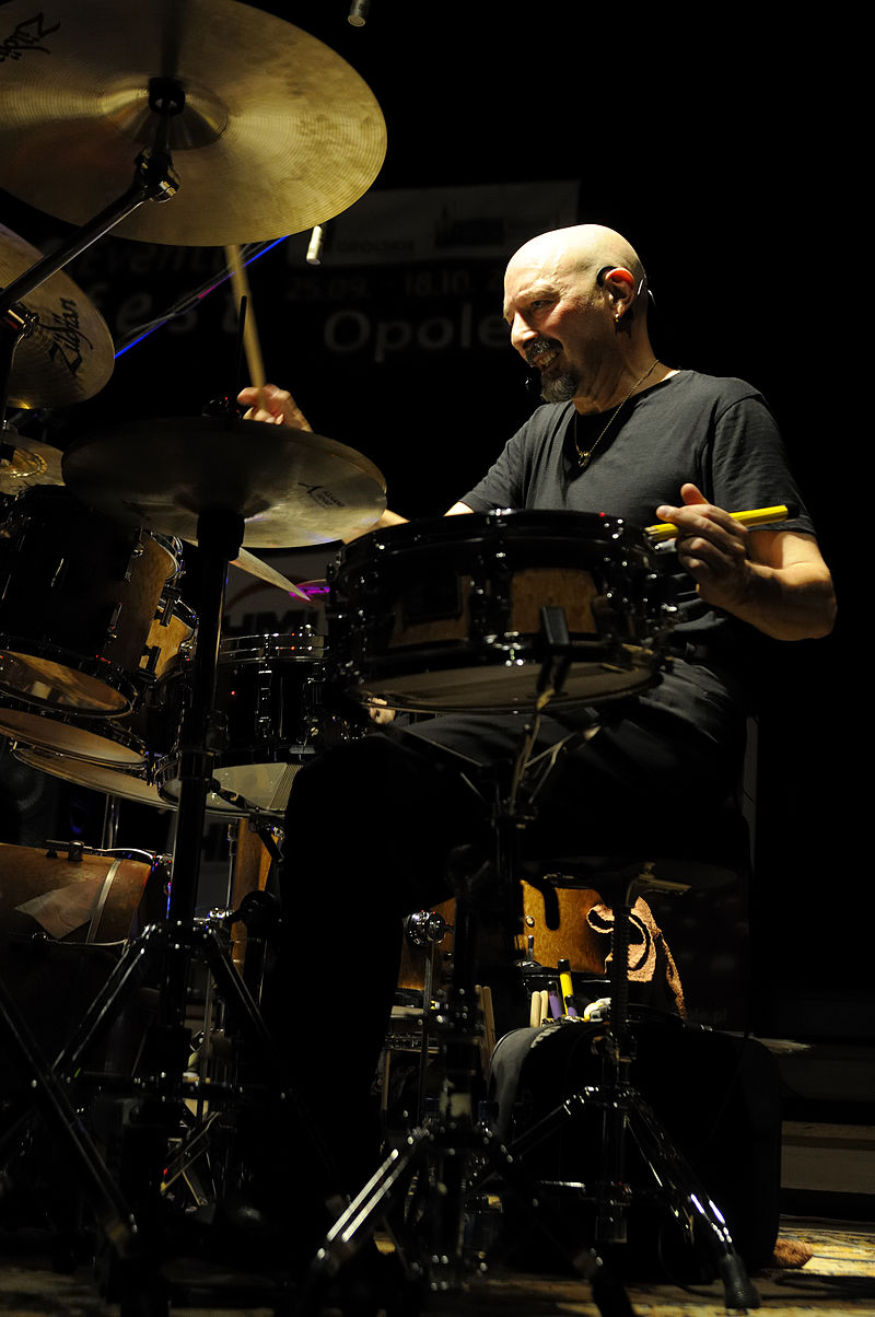 Steve Smith on drum, with Vital Information, 18th Eventus DrumFest Opole 2009.jpg